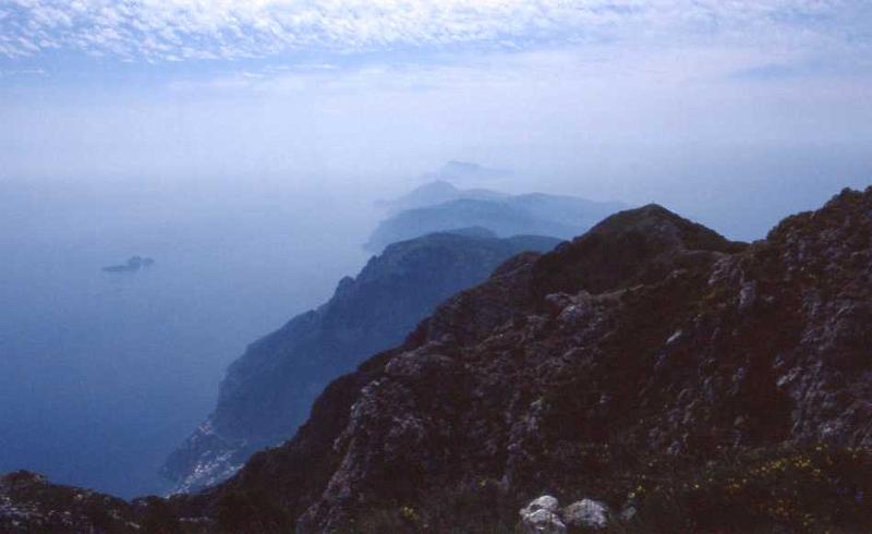 2-Costiera amalfitana, penisola sorrentina e Capri,dal Molaro,aprile 1990.jpg